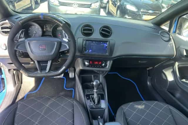 SEAT Ibiza (2011) thumbnail 3