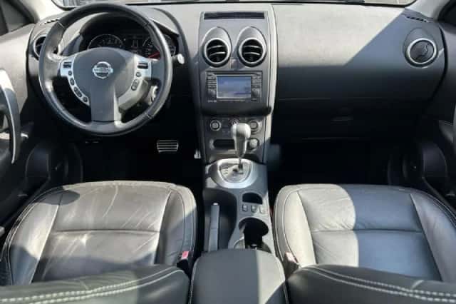 Nissan Qashqai (2011) thumbnail 2