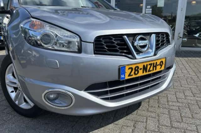 Nissan Qashqai (2011) thumbnail 4