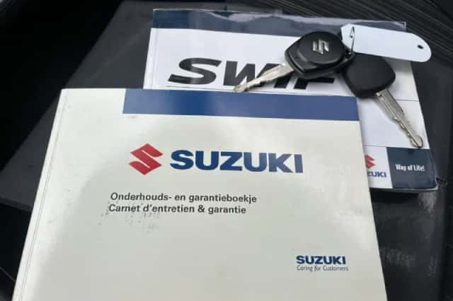 Suzuki Swift (2013) thumbnail 2