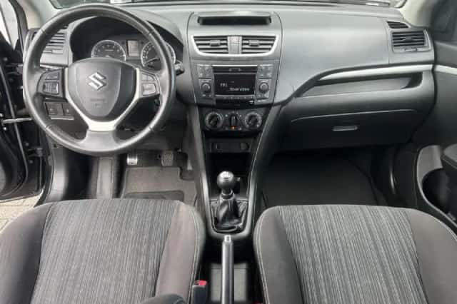 Suzuki Swift (2013) thumbnail 3