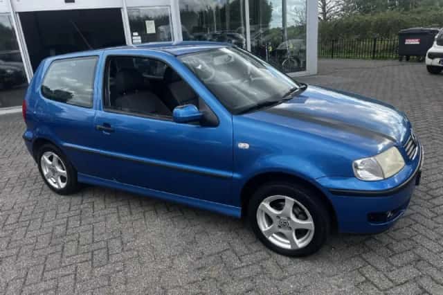 Volkswagen Polo (2001) thumbnail 4