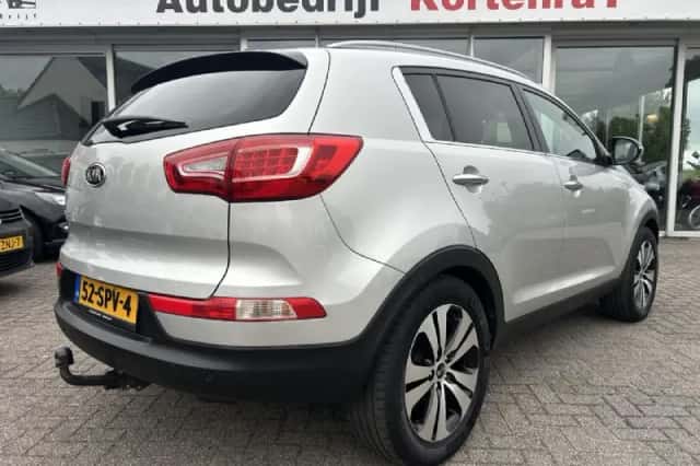 Kia Sportage (2011) thumbnail 3