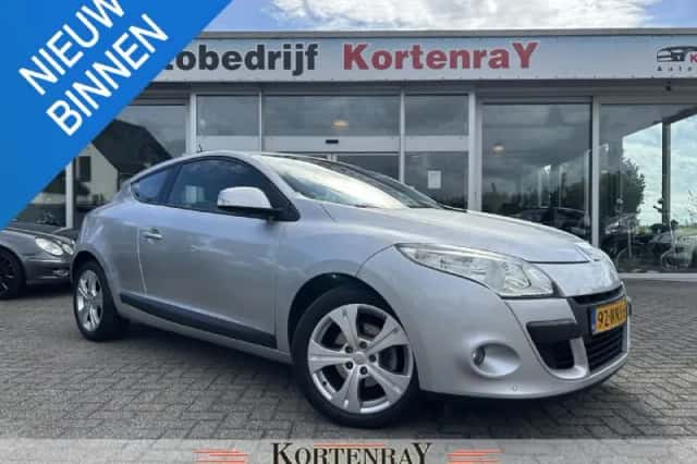 Renault Mégane (2010) thumbnail 1