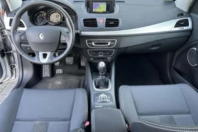 Renault Mégane (2010) thumbnail 3