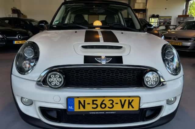 MINI Cooper S (2013) thumbnail 4