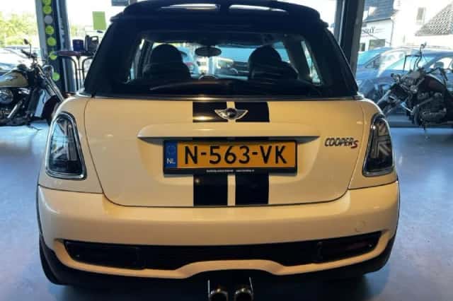 MINI Cooper S (2013) thumbnail 5