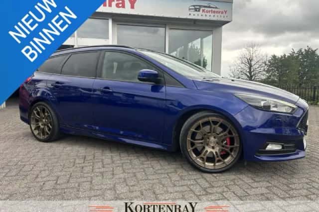 Ford Focus (2015) thumbnail 1