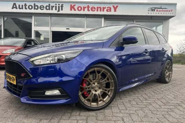 Ford Focus (2015) thumbnail 4