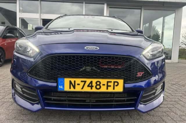 Ford Focus (2015) thumbnail 5