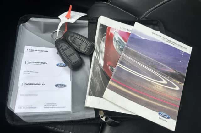 Ford Focus (2013) thumbnail 2