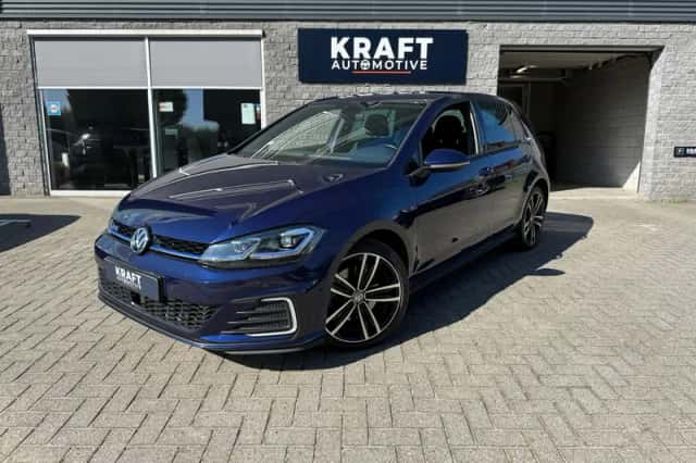 Volkswagen Golf (2019) thumbnail 1