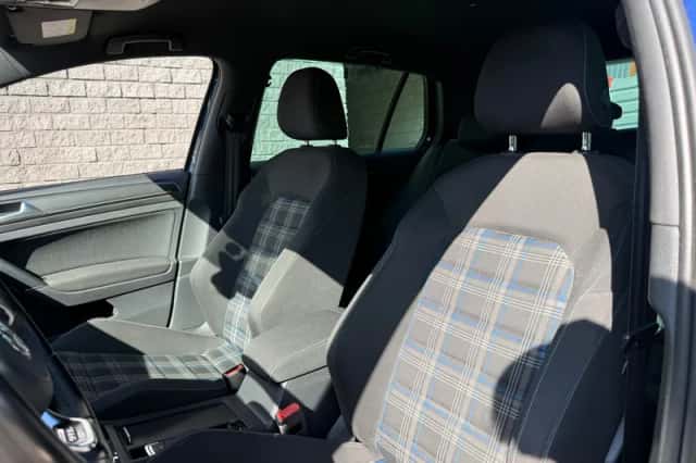 Volkswagen Golf (2019) thumbnail 5