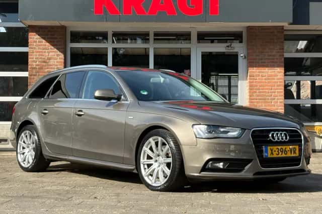 Audi A4 (2013) thumbnail 2