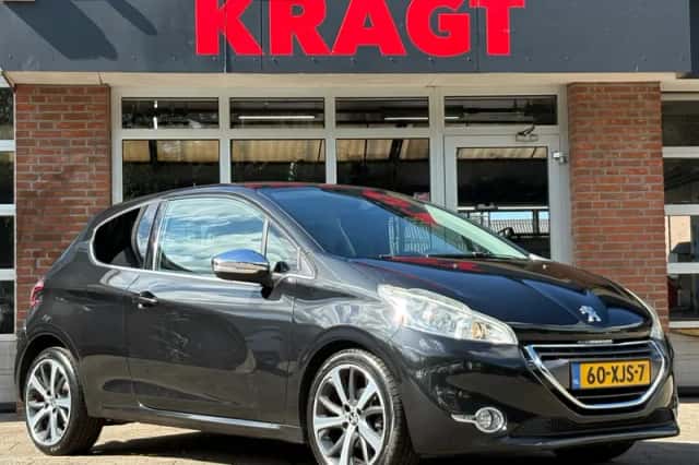 Peugeot 208 (2012) thumbnail 2