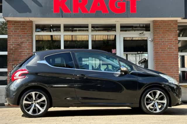 Peugeot 208 (2012) thumbnail 6
