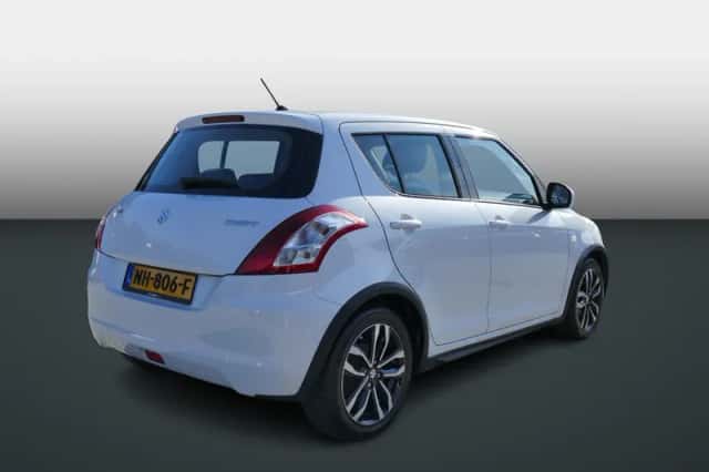 Suzuki Swift (2017) thumbnail 3