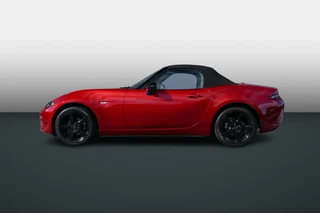 Mazda MX-5 (2015) thumbnail 2