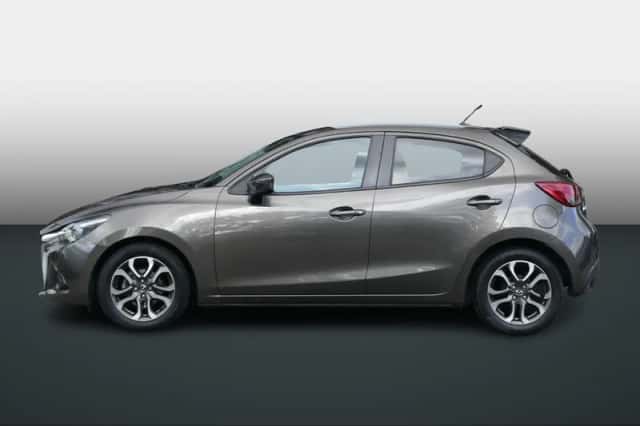 Mazda 2 (2016) thumbnail 2
