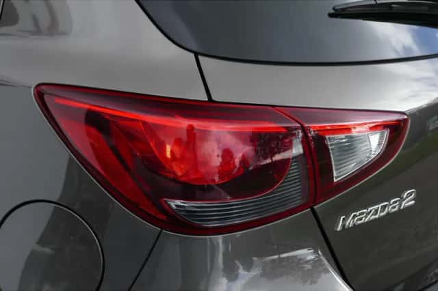 Mazda 2 (2016) thumbnail 6