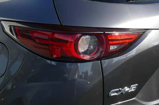 Mazda CX-5 (2019) thumbnail 5