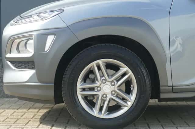 Hyundai Kona (2018) thumbnail 5