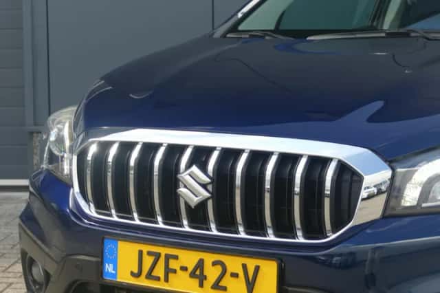 Suzuki S-Cross (2022) thumbnail 5