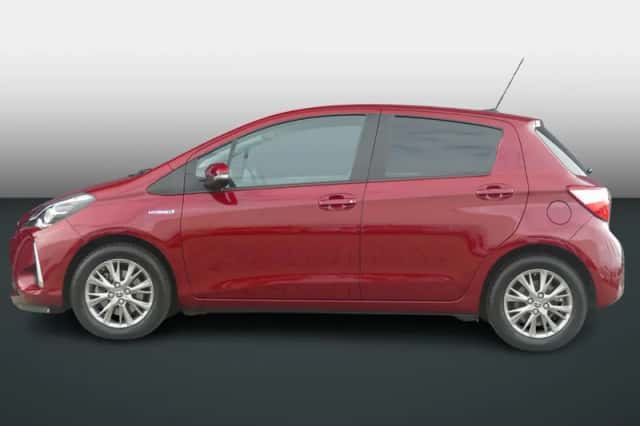 Toyota Yaris (2018) thumbnail 2
