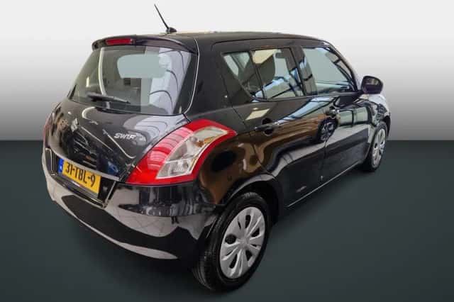 Suzuki Swift (2012) thumbnail 4