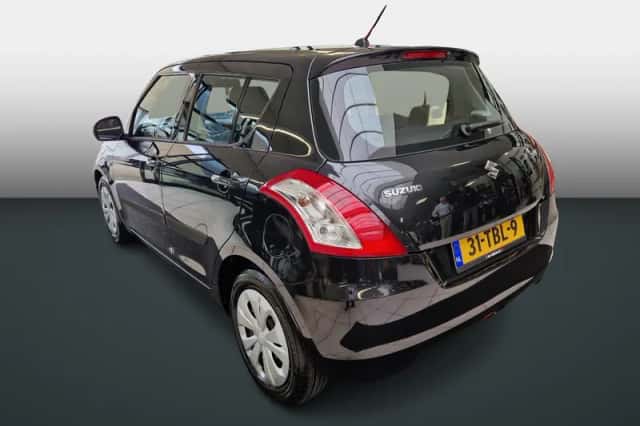 Suzuki Swift (2012) thumbnail 6