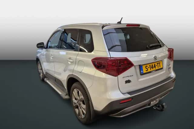 Suzuki Vitara (2022) thumbnail 6