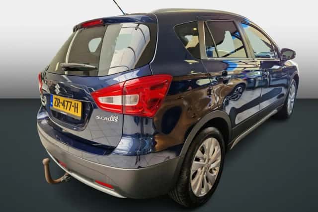 Suzuki S-Cross (2019) thumbnail 4