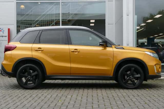 Suzuki Vitara (2021) thumbnail 4