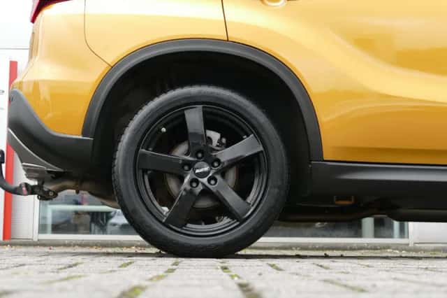 Suzuki Vitara (2021) thumbnail 5