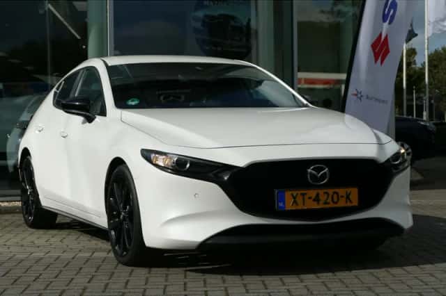 Mazda 3 (2019) thumbnail 2