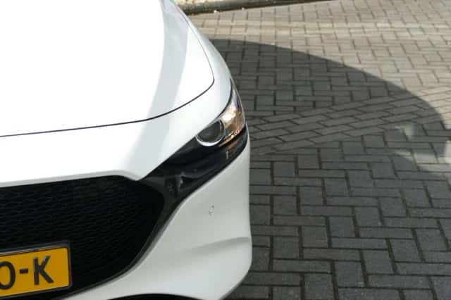 Mazda 3 (2019) thumbnail 3