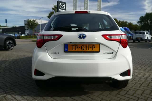 Toyota Yaris (2018) thumbnail 4