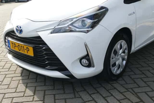 Toyota Yaris (2018) thumbnail 5