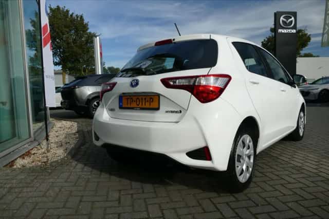 Toyota Yaris (2018) thumbnail 6