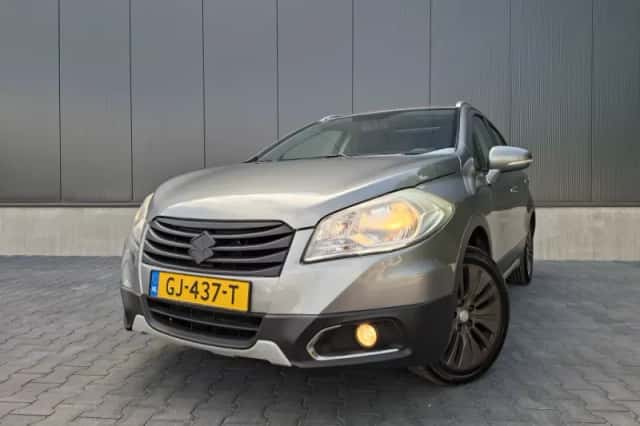 Suzuki S-Cross (2013) thumbnail 1