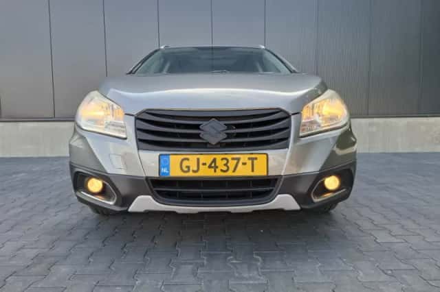 Suzuki S-Cross (2013) thumbnail 5