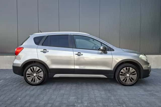 Suzuki S-Cross (2013) thumbnail 6