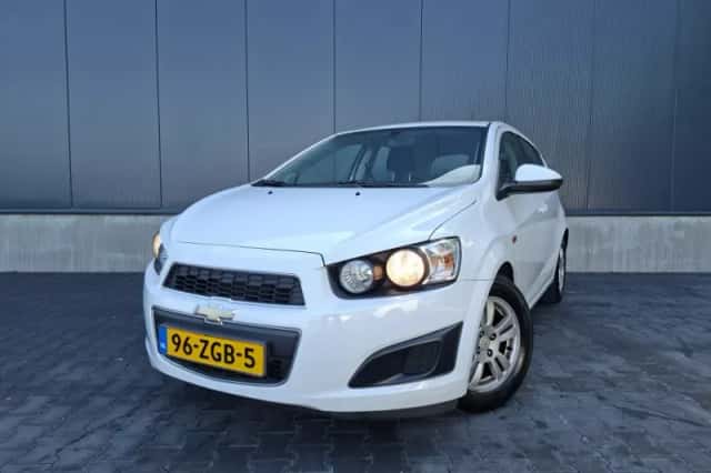 Chevrolet Aveo (2012) thumbnail 1
