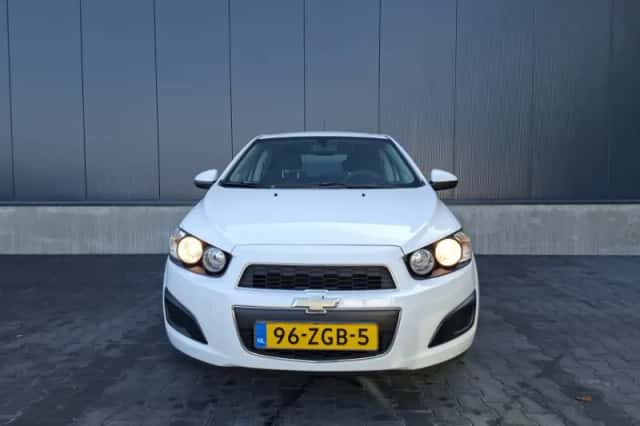 Chevrolet Aveo (2012) thumbnail 5