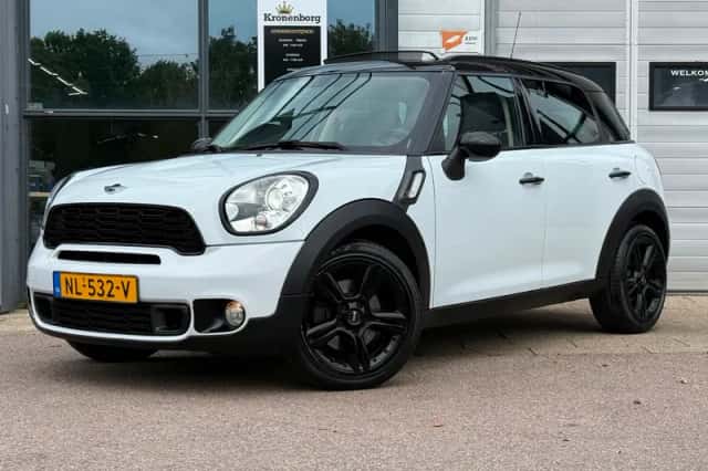 MINI Countryman (2013) thumbnail 1