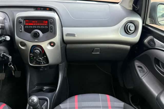 Peugeot 108 (2016) thumbnail 5