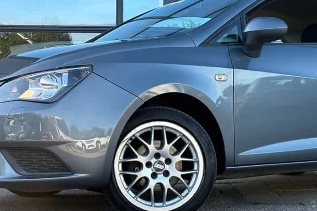 SEAT Ibiza (2014) thumbnail 2