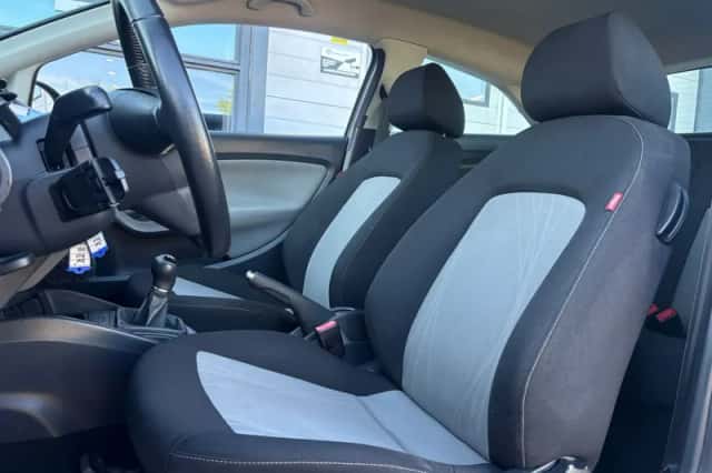 SEAT Ibiza (2014) thumbnail 5