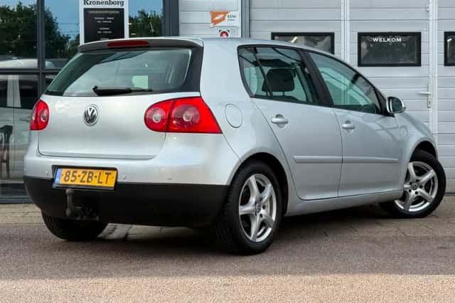 Volkswagen Golf (2008) thumbnail 2
