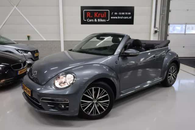 Volkswagen Beetle (2018) thumbnail 1